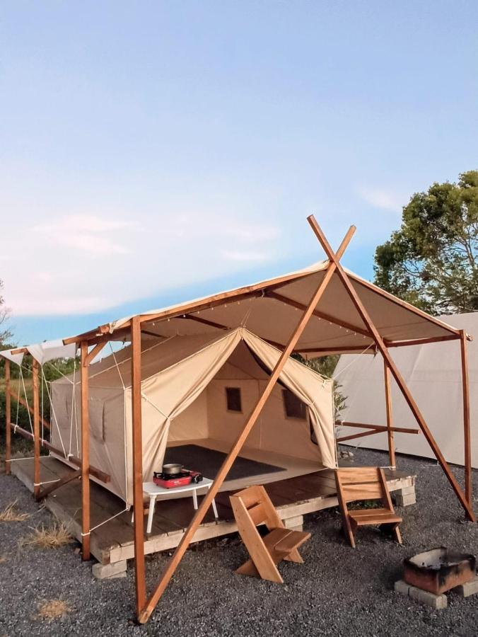 Wawowow Hotel Tomohon Екстериор снимка