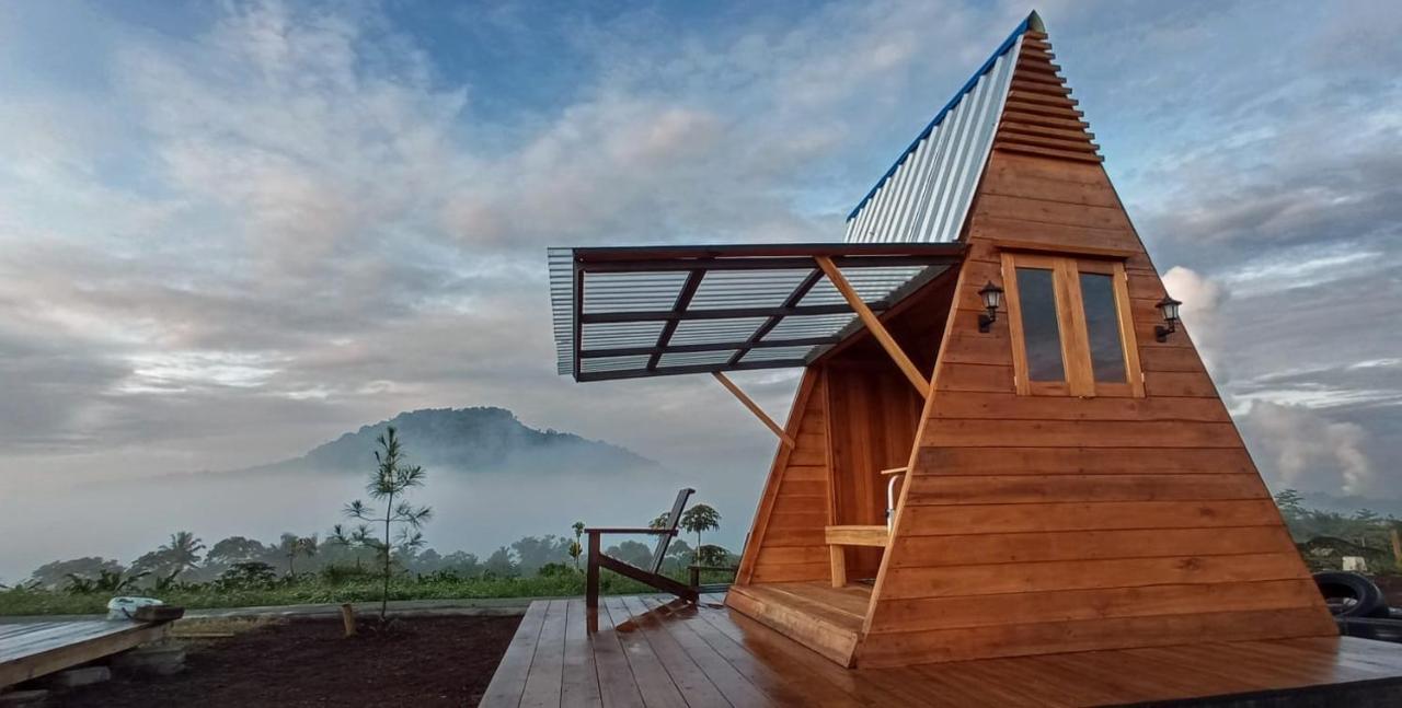 Wawowow Hotel Tomohon Екстериор снимка