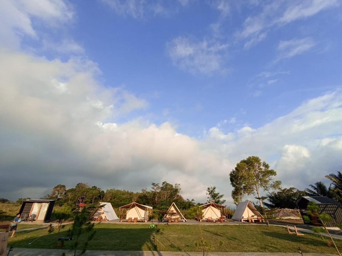Wawowow Hotel Tomohon Екстериор снимка