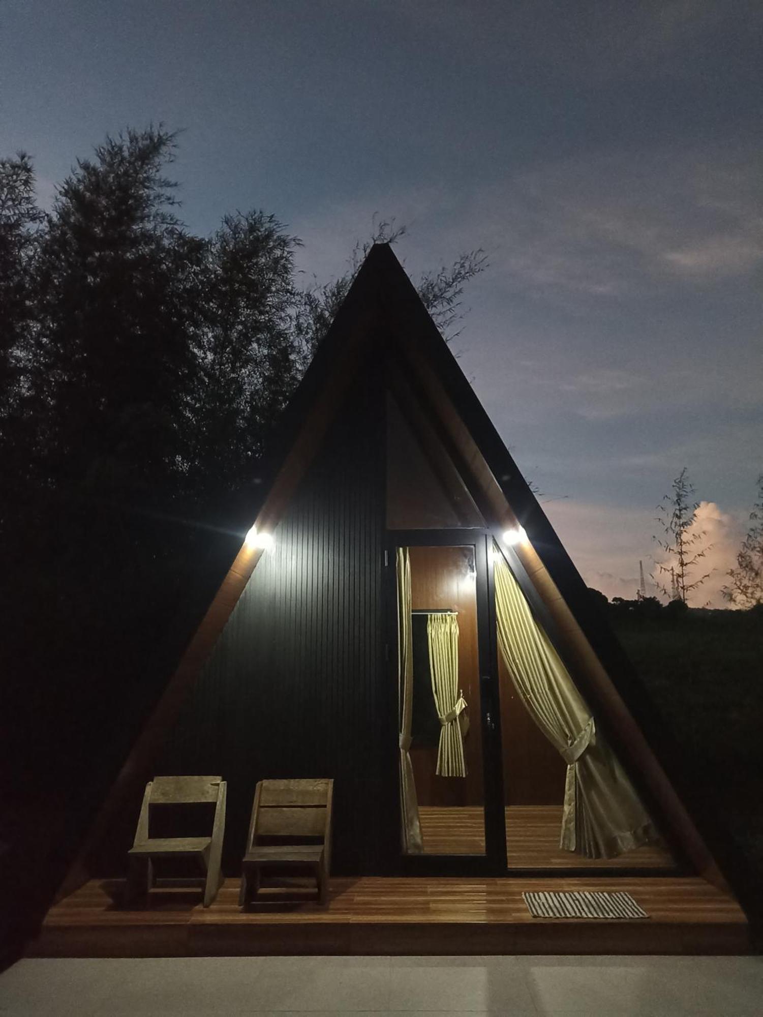 Wawowow Hotel Tomohon Екстериор снимка